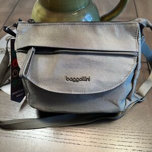 NWT Baggallini Silver Gray Crossbody Bag